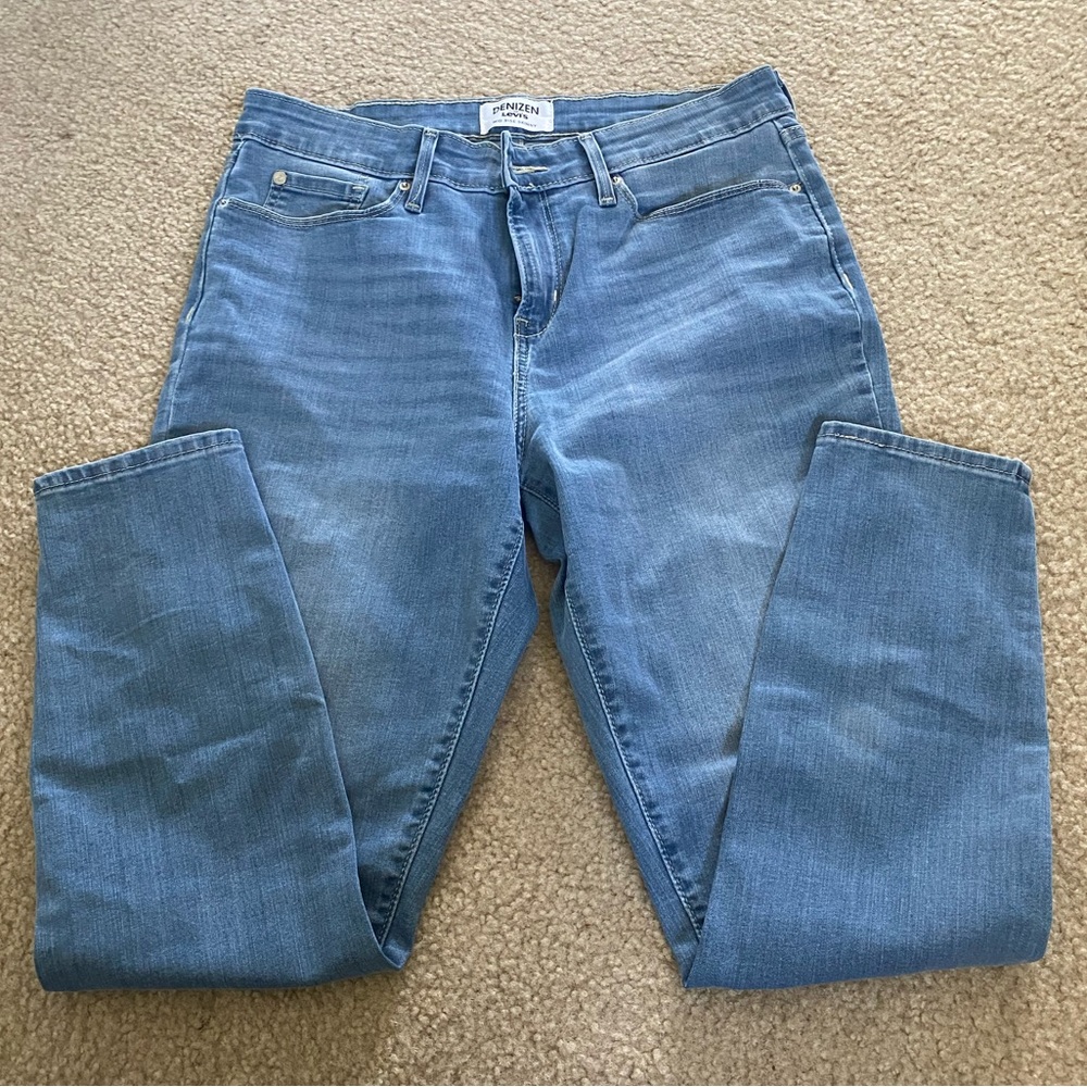 Levi’s midrise skinny jeans